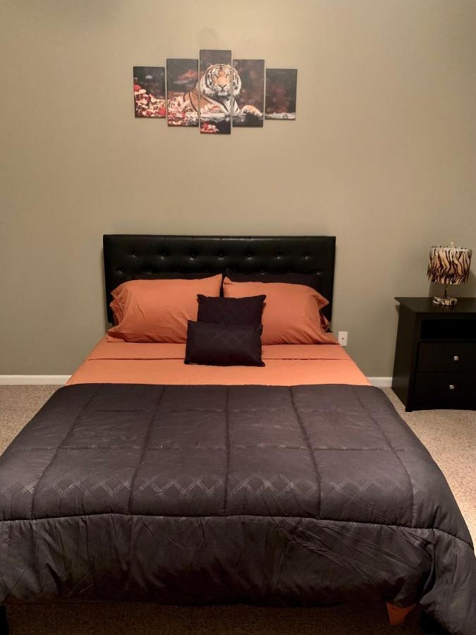Spunky Town Home New Center Area ดีทรอยต์ ภายนอก รูปภาพ