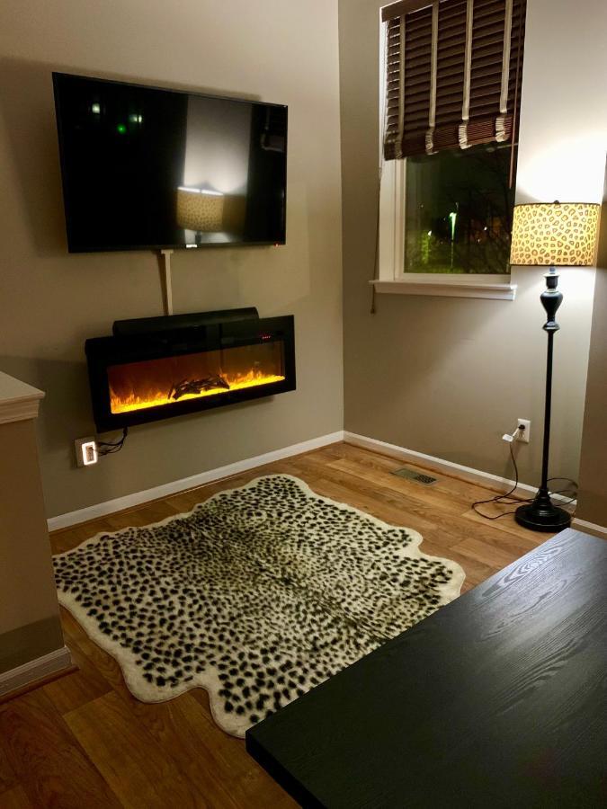 Spunky Town Home New Center Area ดีทรอยต์ ภายนอก รูปภาพ