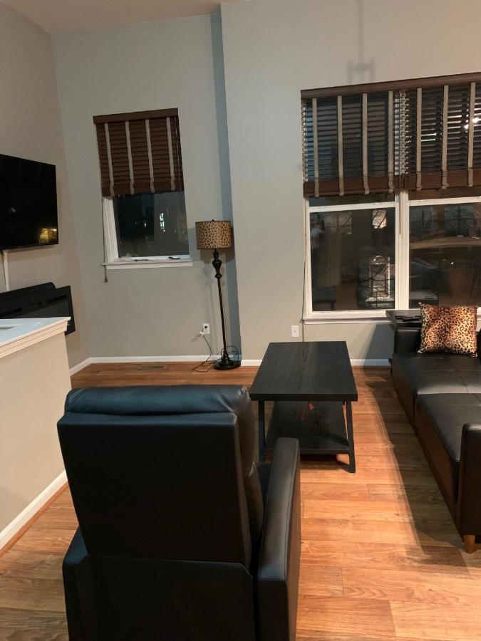Spunky Town Home New Center Area ดีทรอยต์ ภายนอก รูปภาพ